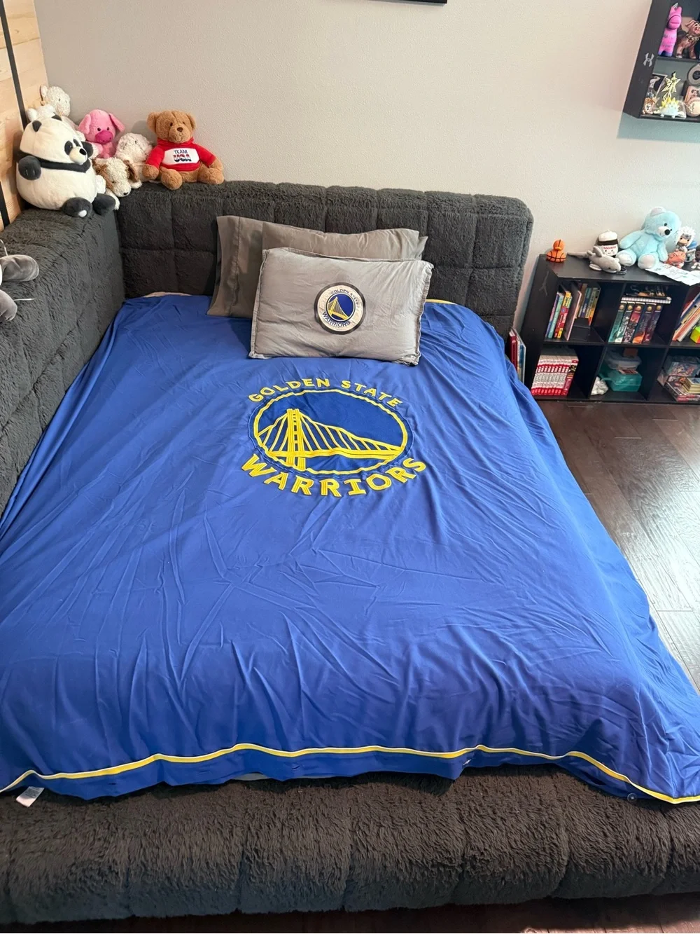 Pottery Barn Teen Warriors Blue and Yellow Duvet Cover